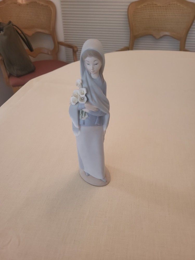 Vintage Lladro Porcelain Figurine