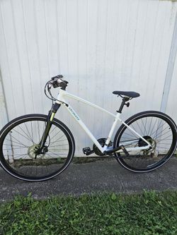 Like New! Specialized Hybrid Bike