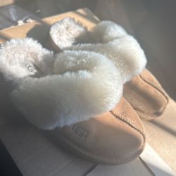 Uggs Kids Slippers Size 2