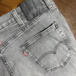 Levi’s 38x30 Gray Jeans – Classic Fit