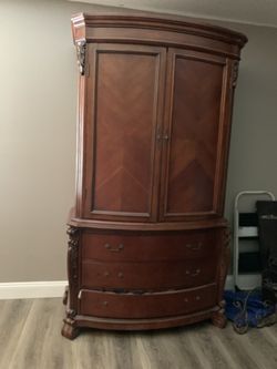 Tv stand with 3 bottom drawers