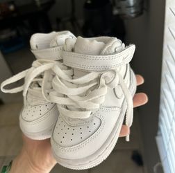 Air Forces 4c