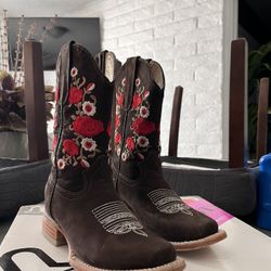 Girl Boots 