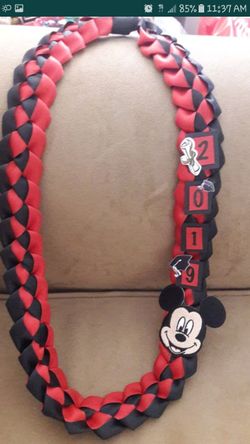 Small graduation lei