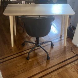 Wood Desk And Swivel Chair 