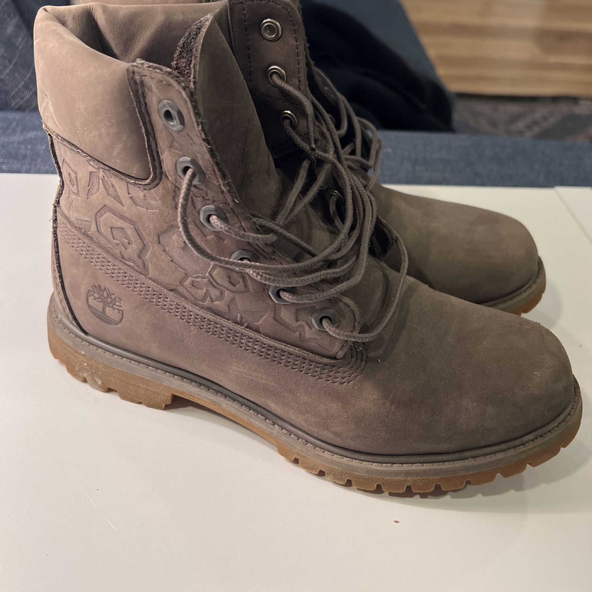 Woman’s Timberlands Size 8.5