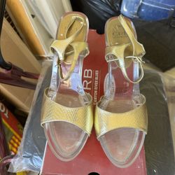 New Gold Women Shoes, Size 9