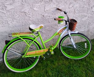 Women's huffy Panama jack 26" Beach Cruiser bike bicicleta basket