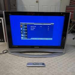 Samsung LCD TV 32” Flat Screen with Remote Model LT-P326W 