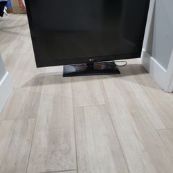 LG 42LV3500 42" LED-LCD HDTV