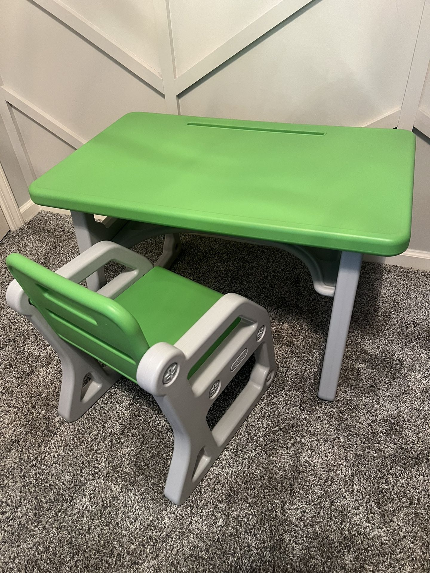 Kids Desk And Chair