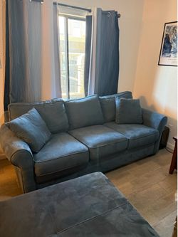 Blue Plush 3‑Seat Couch – Clean, Comfy, Great Condition