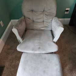 Nursery Glider/Rocking Chair 