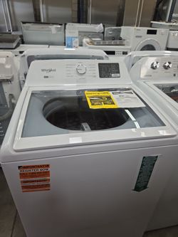 Whirlpool
4.3 cu. ft. Top Load Washer in White with 2-in-1 Removable Agitator and Soft Close Glass Lid