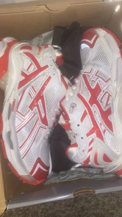 Size 10 balenciaga red and white runners 180$ comes with box and all brand new!