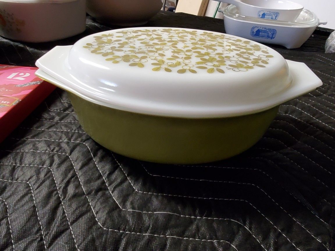 Vintage 045 Verdi Olive Pyrex Casserole Dish W Lid 