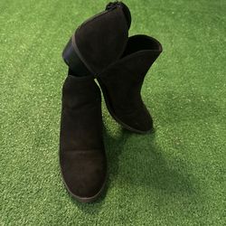 Old Navy Black Suede Ankle Boots Size 6 Women