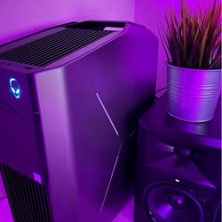 Alienware Aurora R7 Gaming PC | i7-8700 | GTX 1070 | 16GB RAM