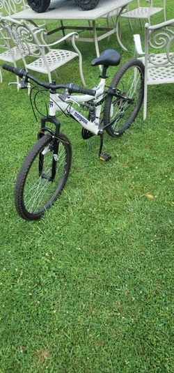 Moongoose Ledge 2.1 Full Suspension 26" 21-Speed Bike (recently serviced)