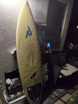 Surf board 6'7" feet