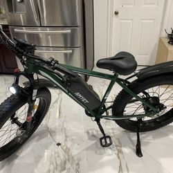 🔥 $400 Thanksgiving Deal — EB26 Electric Bike (New in Box!)
