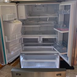 Samsung - 27.8 Cu. Ft. French Door Refrigerator - Stainless steel