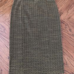 Like New H&M Stylish Skirt - Size Medium - Medium Length 