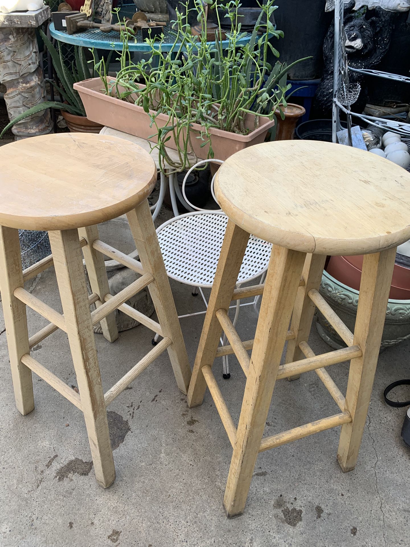 2 Stools