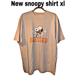 New woman’s snoopy tshirt