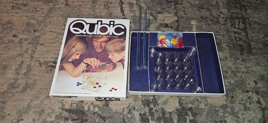 VINTAGE 1972 QUBIC Parker Brothers 3-D Tic Tac Toe Game Like New, 100% Complete!