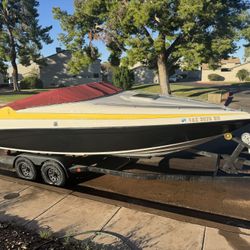 1993 Crown line Cabin Cruiser 23’