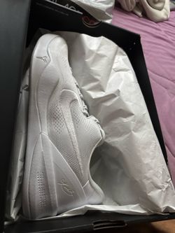 Size 13 Kobe’s all white