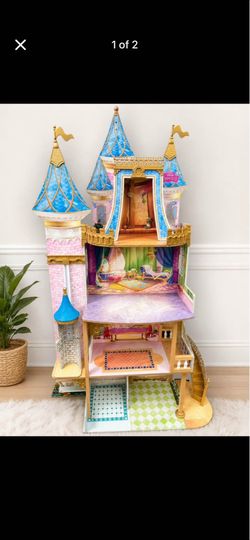 Disney castle and dollhouse