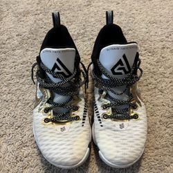 Giannis Immortality 1 SZ 11 Men’s Baskeball shoe  