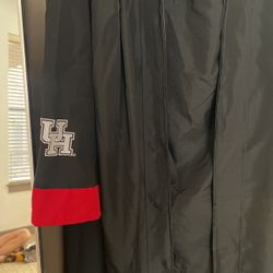 UH cap and gown