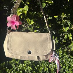 Coach Pebbled Leather Flap Shoulder Bag Cream Beige Pink Interior Y2K Purse