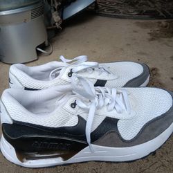!! Men's Shoes Nike Air Max Size 10.5 Firm Price 