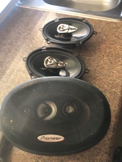 Stereo Alpine And 3 Speakers Pioneer And Boss