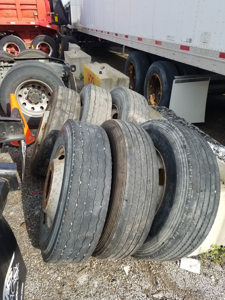 SEMI Truck tires low pro 295/ 75/ 22.5