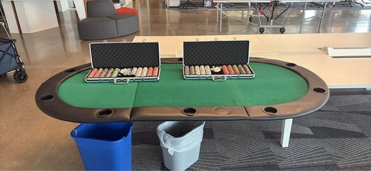 Poker set (table + 2 sets of chips)