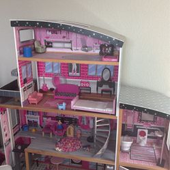 Barbie play house. Pink. About 4ft.