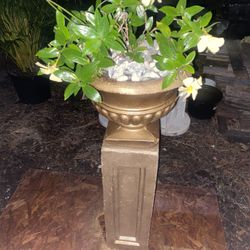 Ceramic Flower Pot With Detachable Pillar