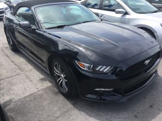 2016 FORD MUSTANG CONVERTIBLE