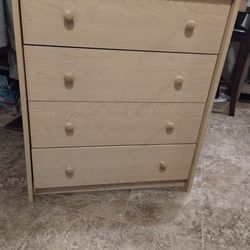 Dresser For Sale  In New condition 40.00