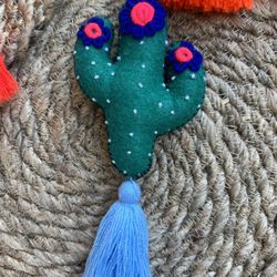 Cactus Pompon Para Colgar En Tu Lugar Favorito