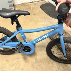 Kids Bike - Training Wheels Included