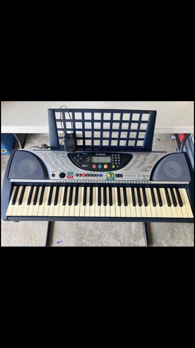Yamaha psr-240 keyboard with stand