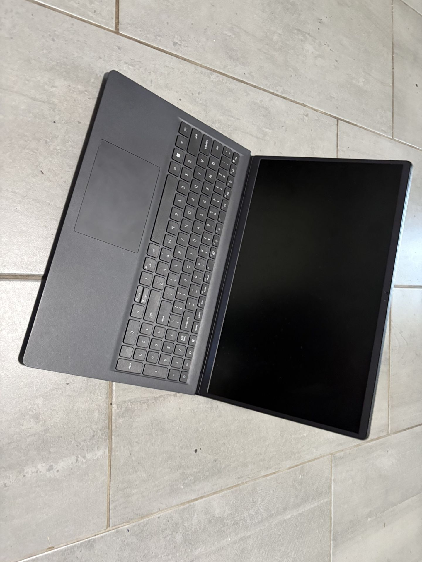 DELL Inspiron 15 3515