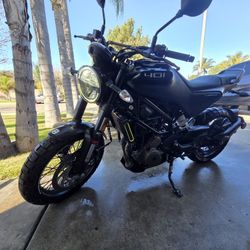 Husqvarna SVARTPILEN 401