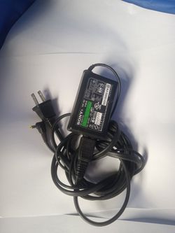 SONY PSP -100  CHARGER 